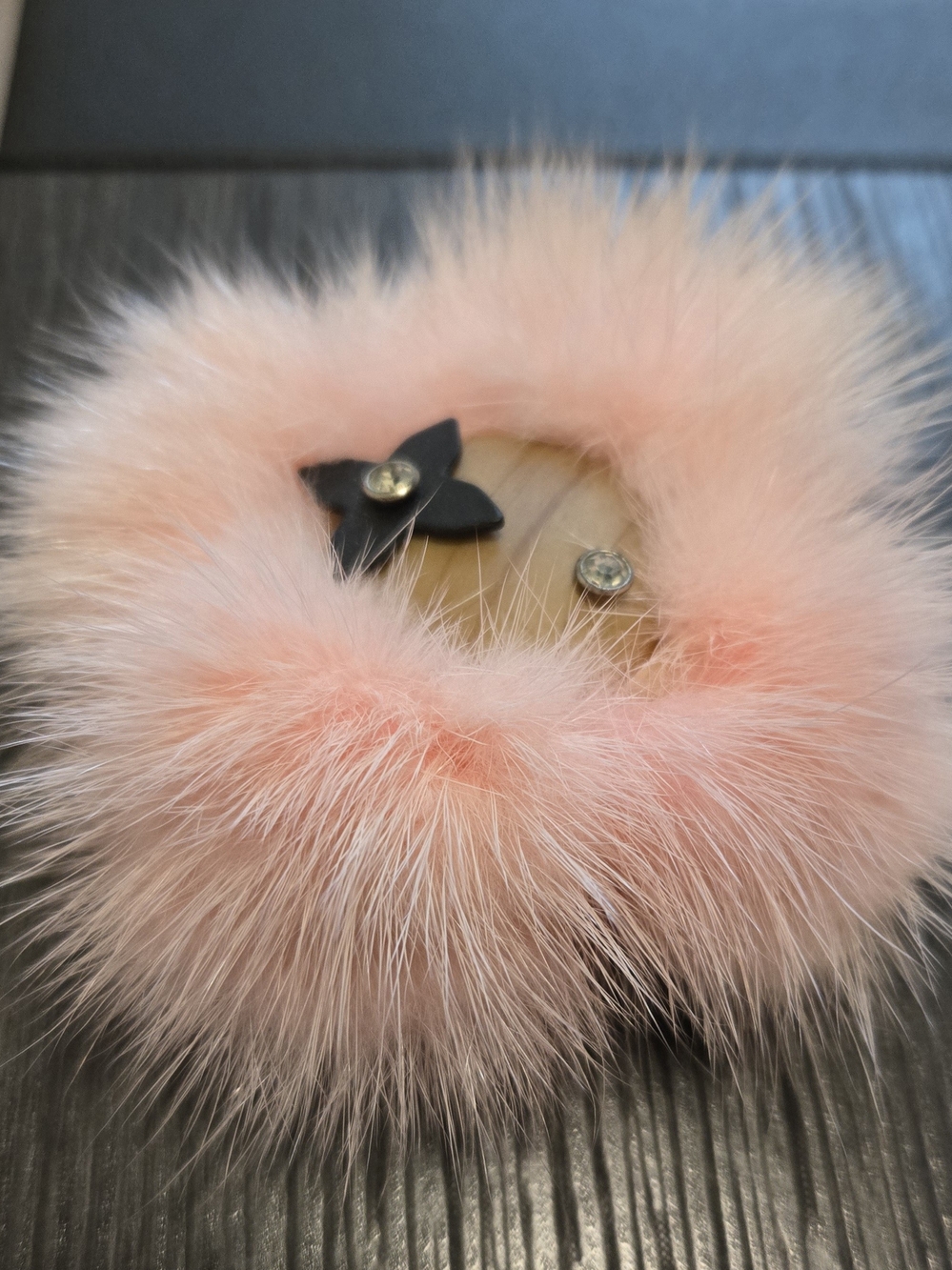 VIVENNE FASHION Fur Pom Keychain